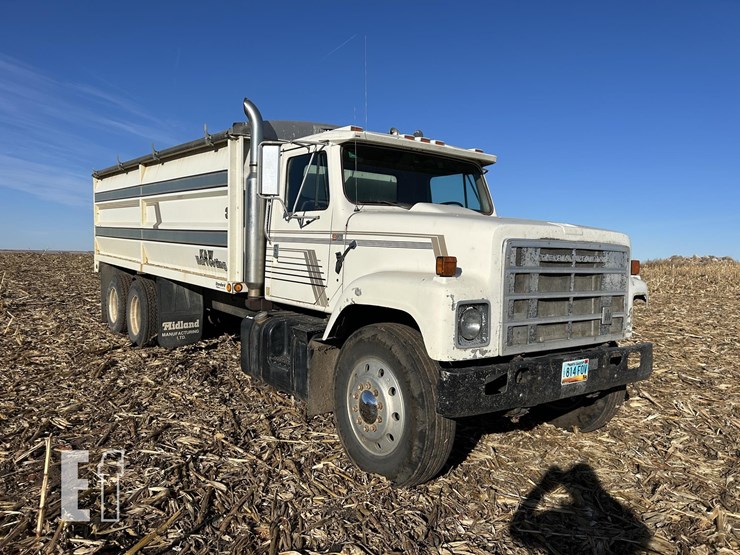 1985-international-s2500-image-1