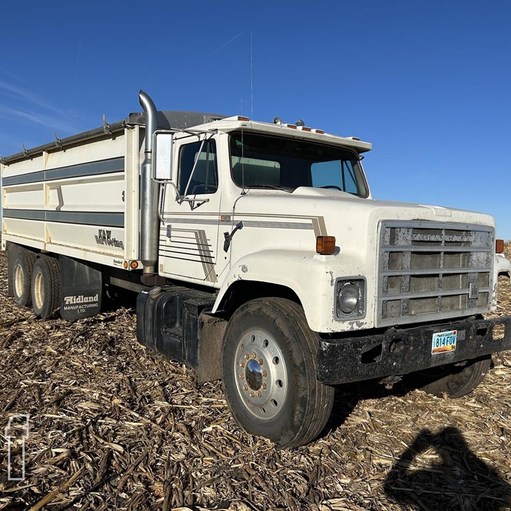 1985 INTERNATIONAL S2500