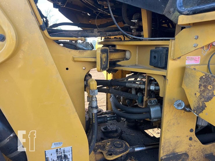 caterpillar-930m-image-12