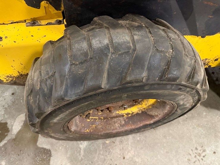 new-holland-l170-image-9