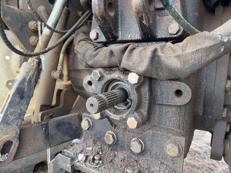 new-holland-tv145-image-21