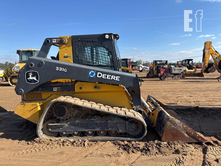 2021-deere-331g-image-5