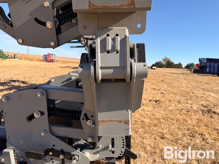 hiniker-12r-row-crop-cultivator-image-15