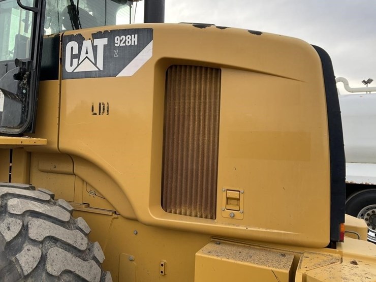 caterpillar-928h-image-10