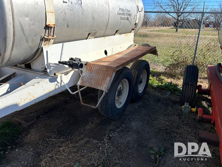 liquid-nurse-trailer-(cp1356,-tank-2459)-image-3