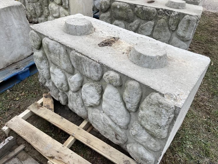 (9)-cement-landscape-blocks-image-6