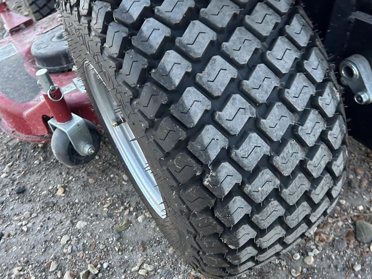 2023-case-ih-farmall-25sc-image-24