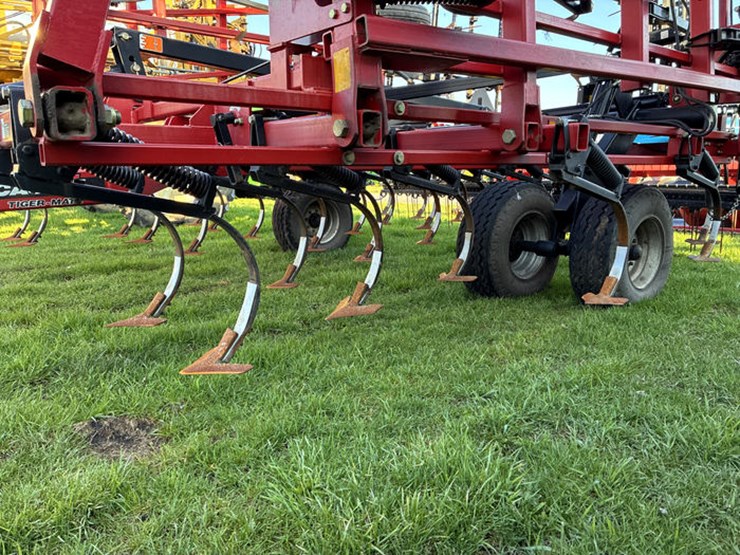 case-ih-200-image-18