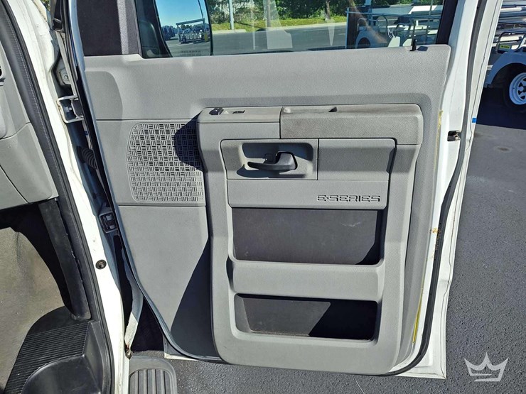 ford-e350-image-31