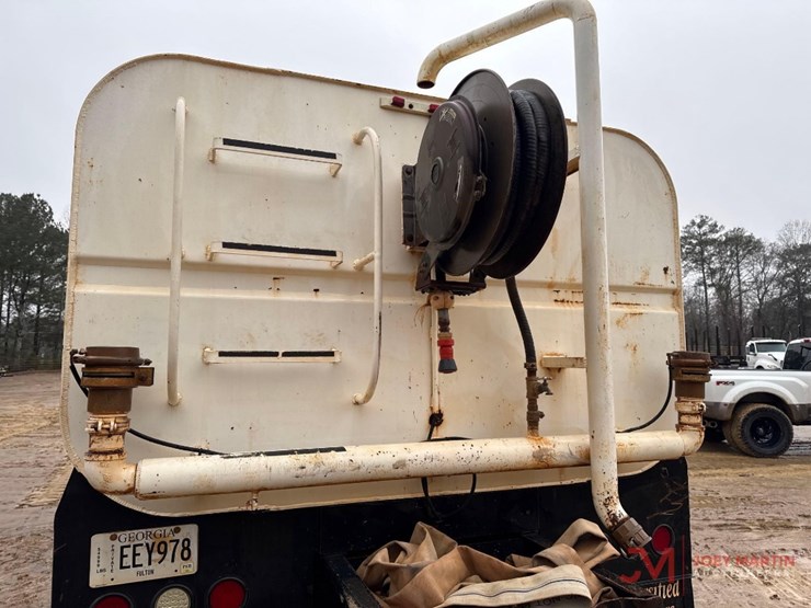 2007-sterling-water-truck-image-13