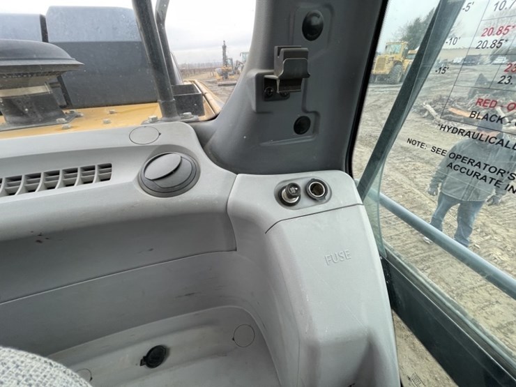 deere-210g-lc-image-52