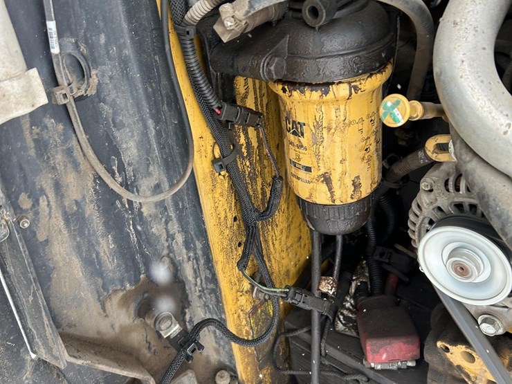 2019-caterpillar-259d-image-23