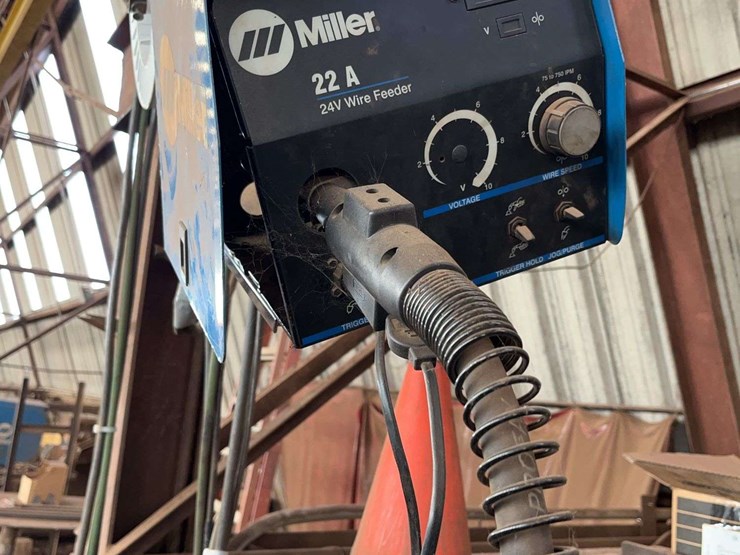 miller-dimension-652-welder-image-4