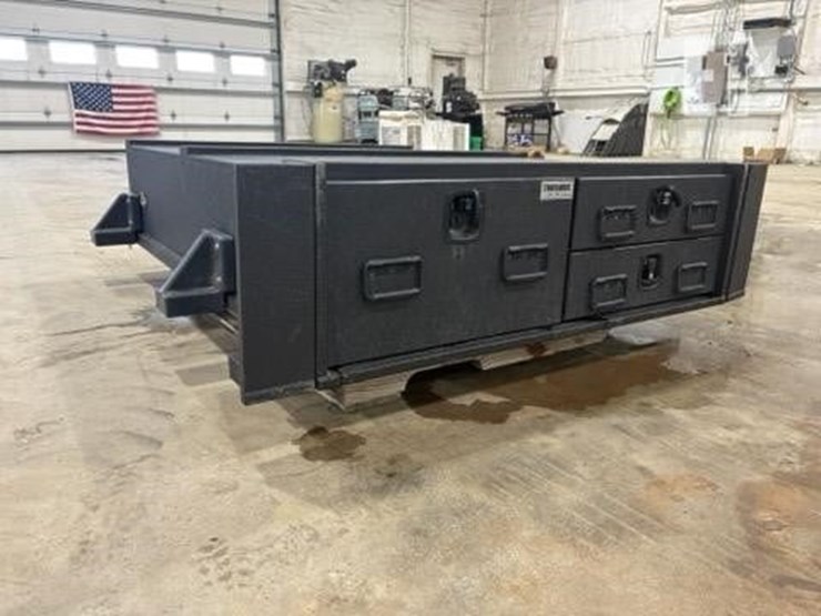 truck-vault-slide-in-triple-compartment-toolbox,-image-3