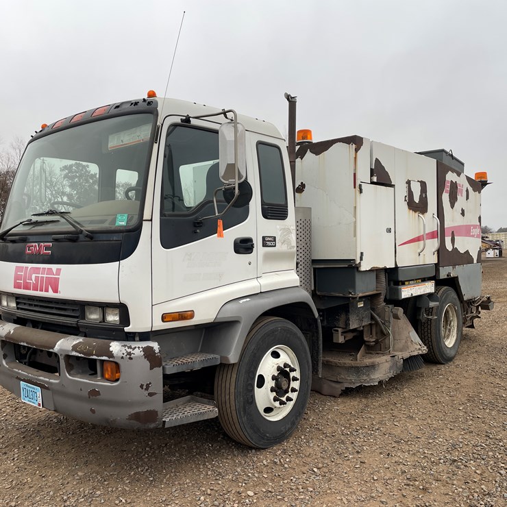 GMC T7500