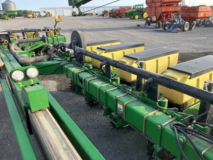 john-deere-7200-image-7