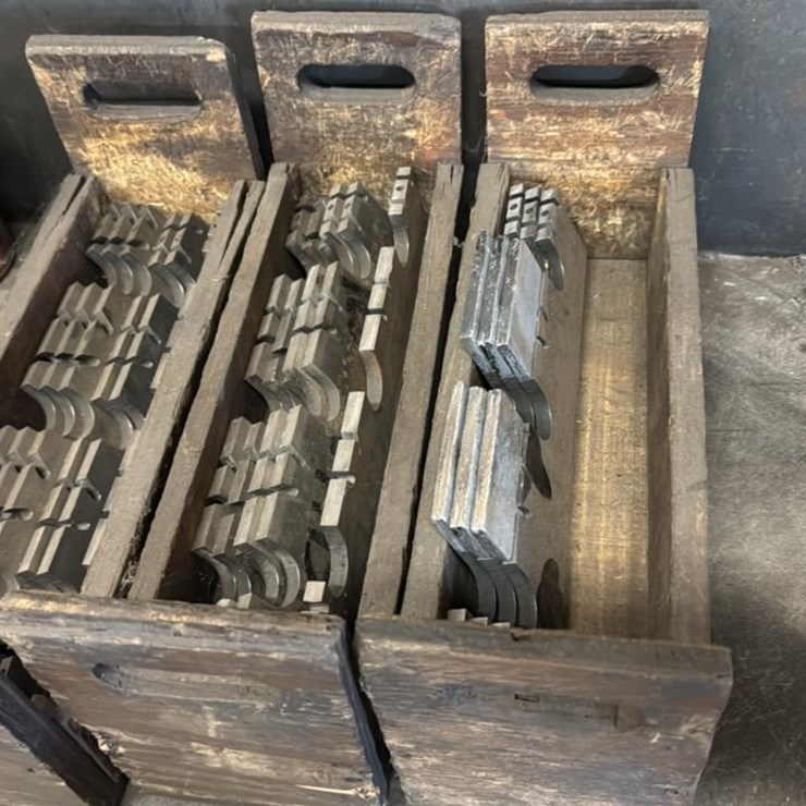 #178 • Chipper Knives*