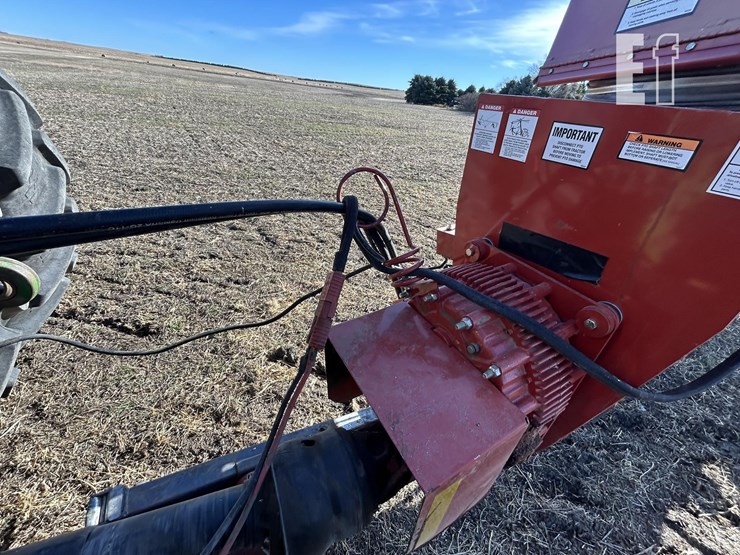 buhler-farm-king-16104-image-12