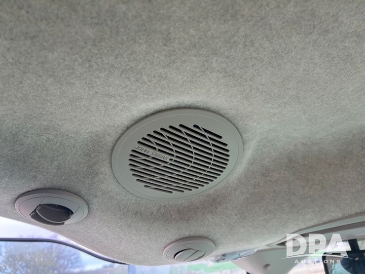 john-deere-w235-image-38