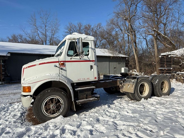 1996-international-8100-image-15