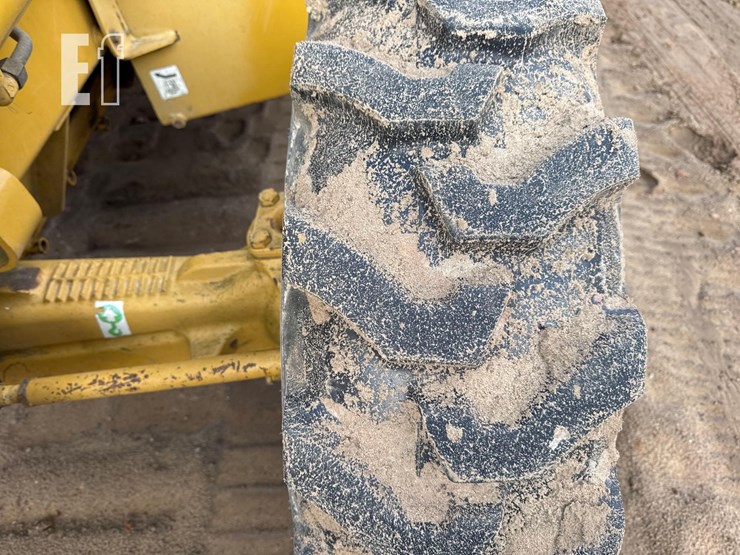 2004-caterpillar-416d-image-9