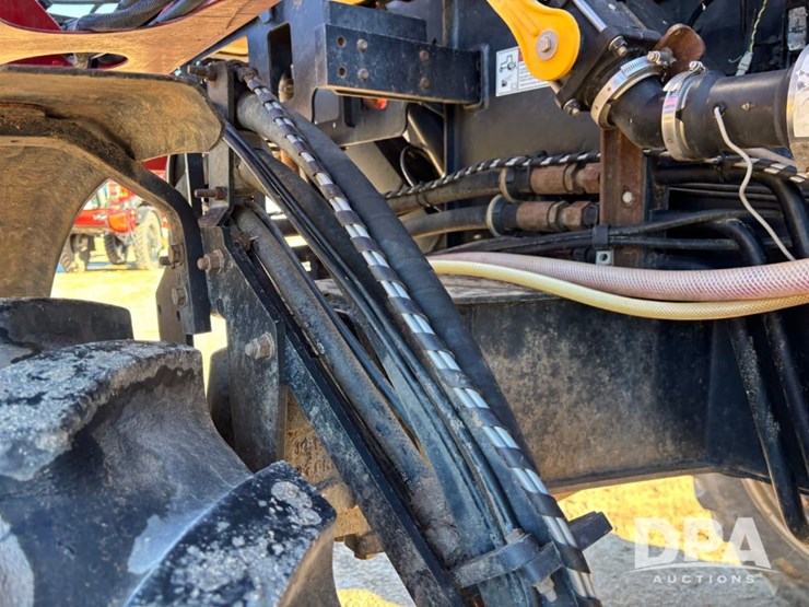 case-ih-patriot-4440-image-59