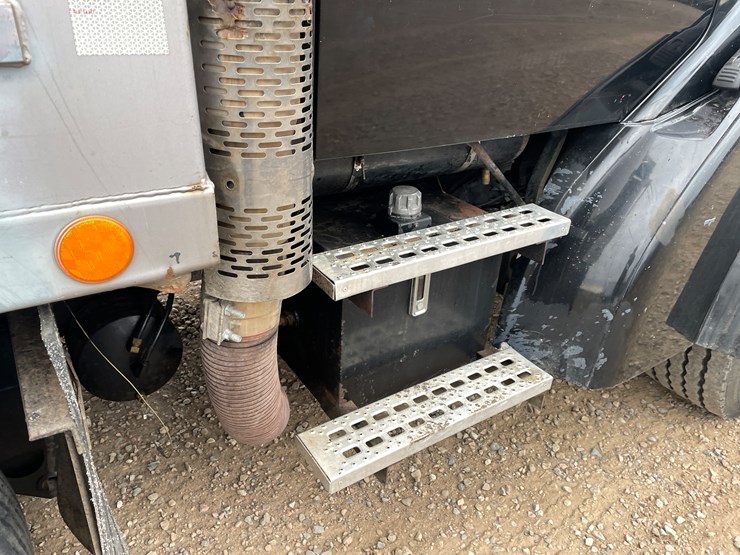 #1126-•-1999-sterling-dump-truck-(has-mn-title)-image-29