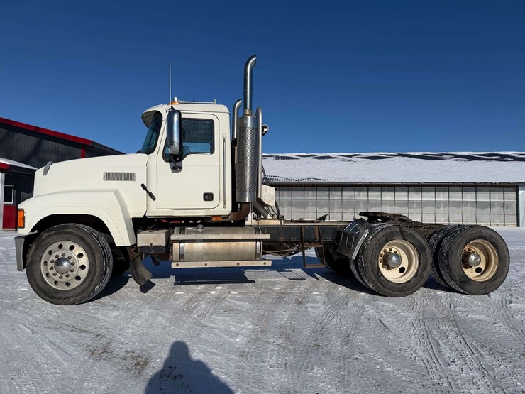 2006-mack-chn613-image-2