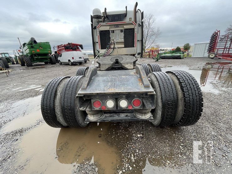 2014-freightliner-cascadia-125-image-7