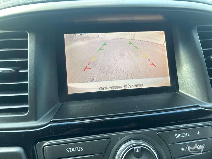 2015-nissan-pathfinder-image-15