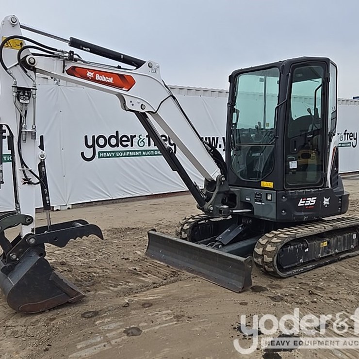 2022 BOBCAT E35