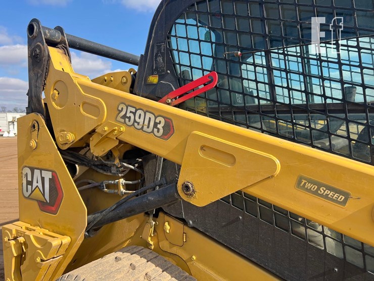 2020-caterpillar-259d3-image-21