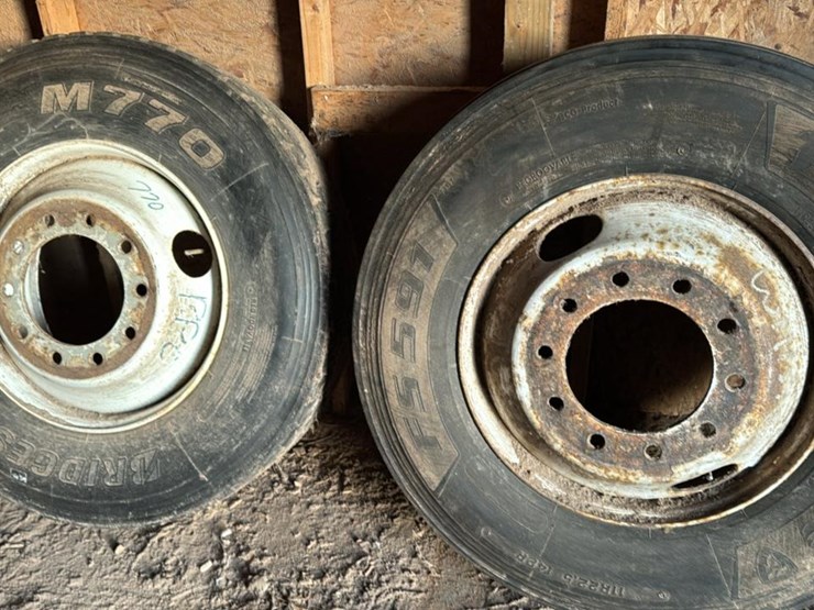 #144-•-contents-of-small-room*-image-7