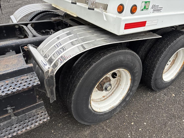 case-ih-8100-image-49