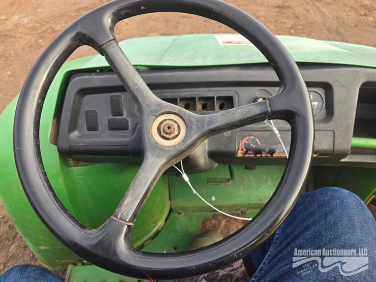 john-deere-turf-gator-image-17