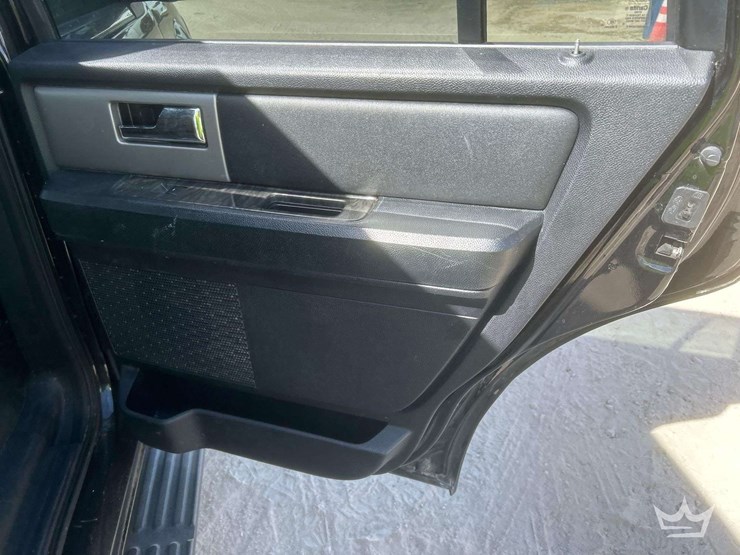 2017-ford-expedition-limited-image-24