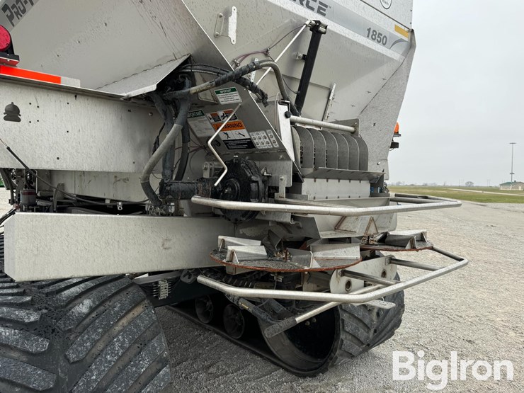 2023-unverferth-1850-pro-force-dry-fertilizer-spreader-image-20