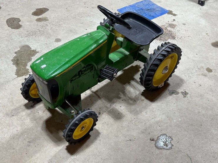 john-deere-pedal-tractor-with-8520-stickers-image-6