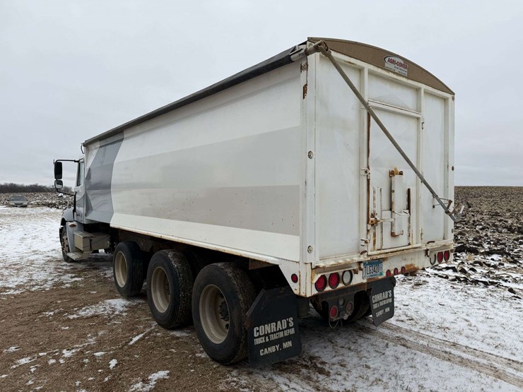2006-freightliner-columbia-grain-truck,-549,000-miles,-8-year-old-box,-eaton-speed-shift-10-speed-tr-image-11