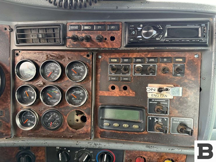 2004-kenworth-t800-image-65