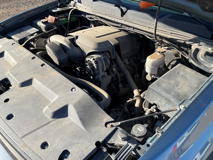 #1127-•-2013-chevrolet-silverado-pickup-truck-(has-mn-title)-image-22