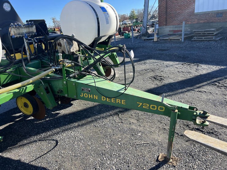 john-deere-7200-image-15