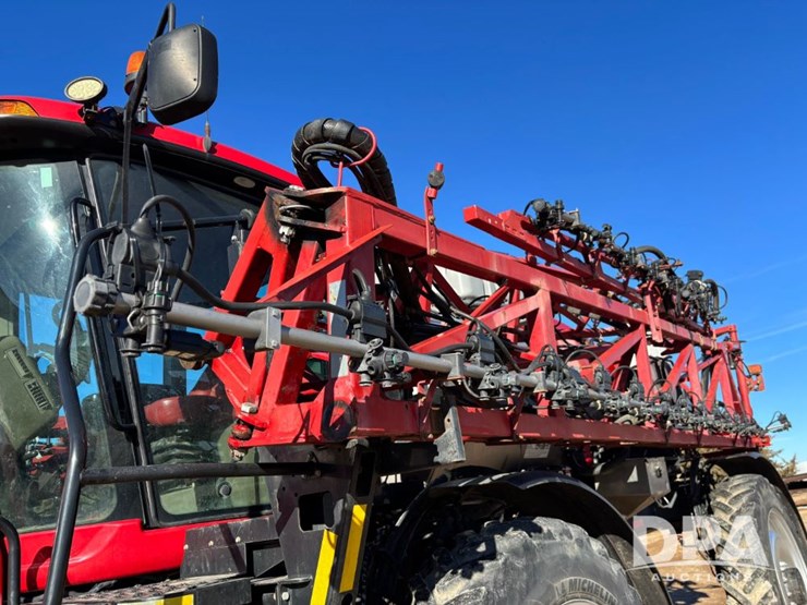 case-ih-patriot-4440-image-81