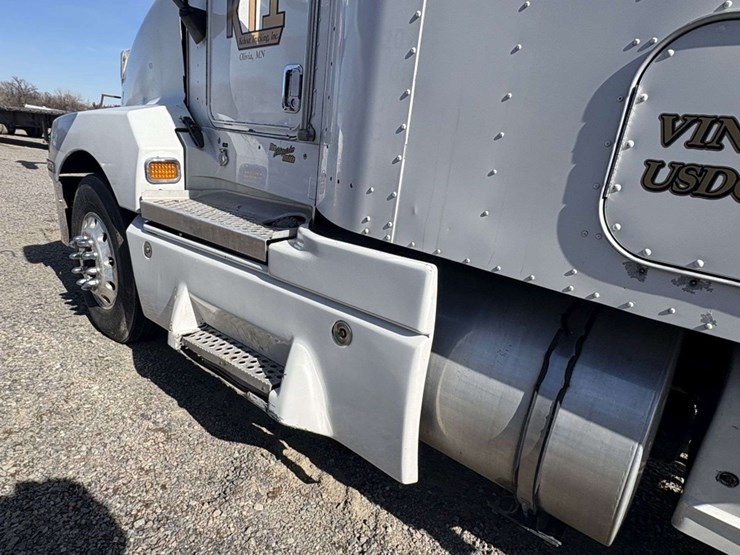 2007-kenworth-t600-image-13