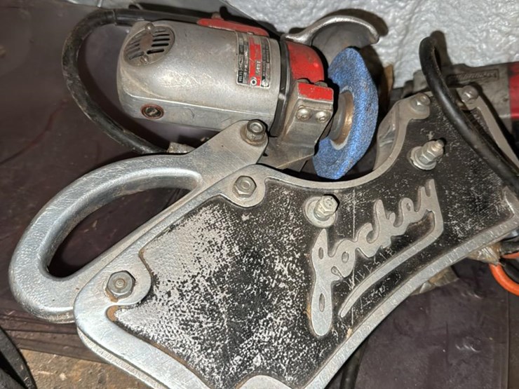 #168-•-contents-of-shelf-one-and-two*-image-16