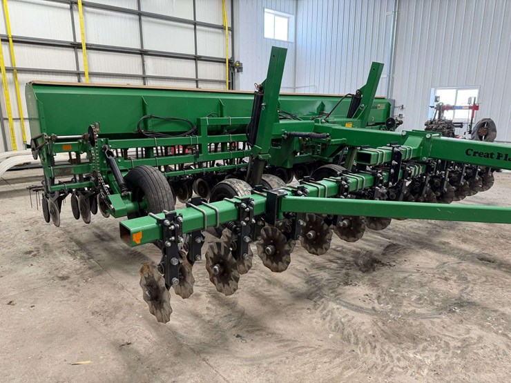 great-plains-20’-grain-drill,-10”-spacing,-3pt-converted-into-a-pull-type,-has-markers,-front-coulte-image-2