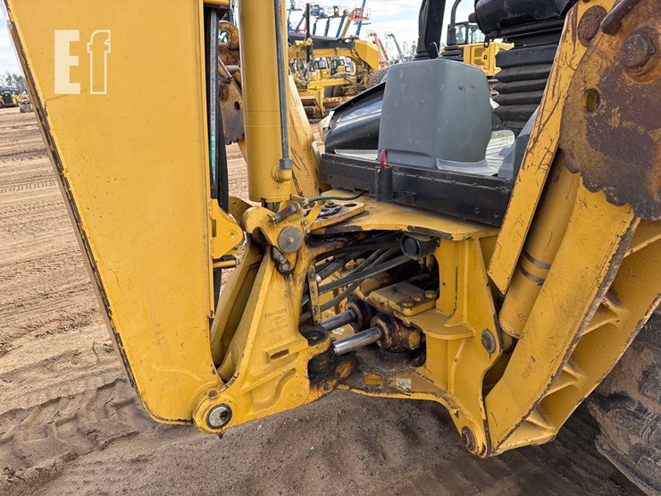 2004-caterpillar-416d-image-24