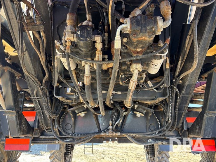 case-ih-patriot-4440-image-53