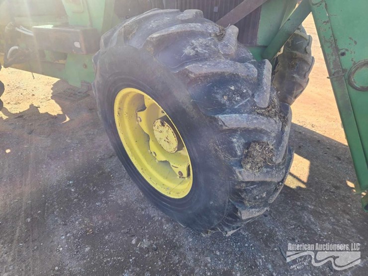 john-deere-3155-image-11