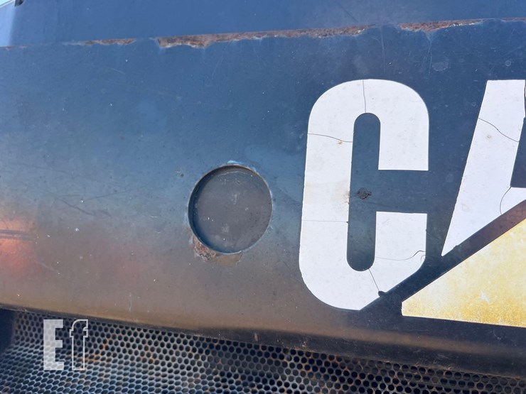 2015-caterpillar-257d-image-18